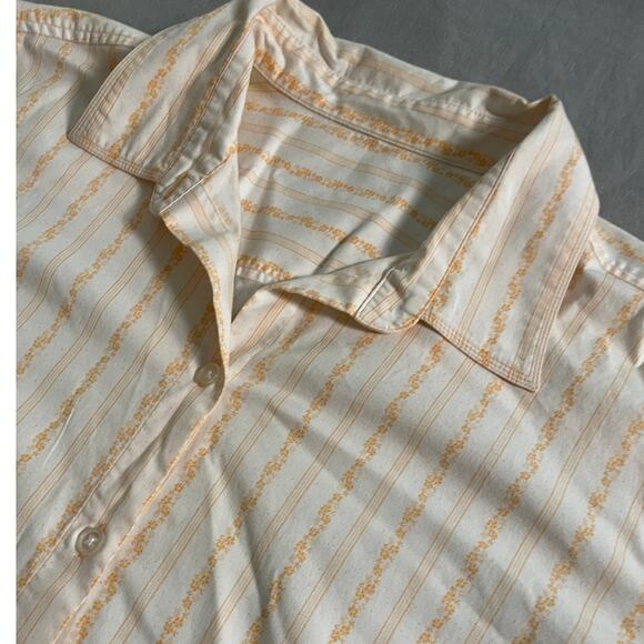 Vtg. 50s style cotton White and Orange Floral Button up - Picture 2 of 7